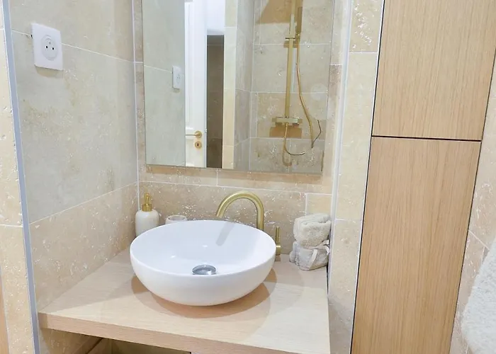 Bright And - Apartamento